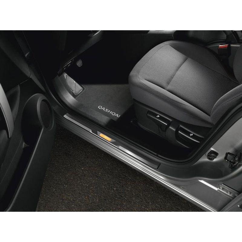 Nissan Front Door Entry Guards, Illuminated -Qashqai (J10E)