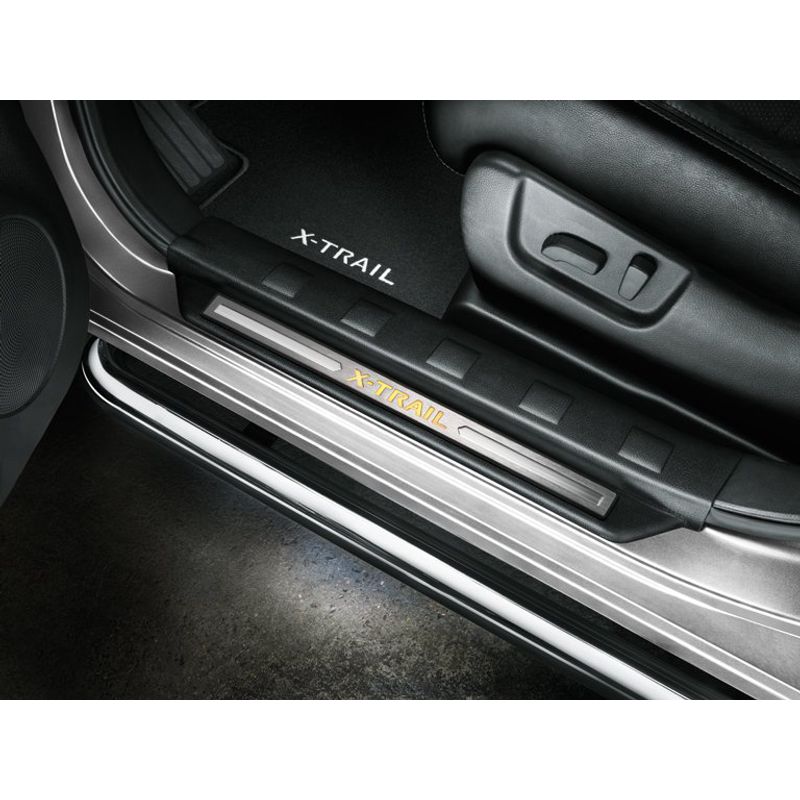 Nissan X-Trail (T31) Front Entry Guards, Illuminated