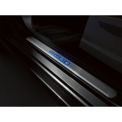 Nissan Entry Guards, Illuminated - Cube (Z12)